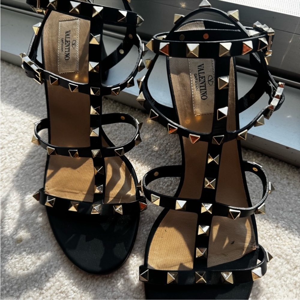 Valentino Garavani
Rockstud Leather 60mm City Sandals - Picture 10 of 11